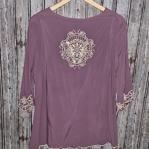 Solitaire Plum Tunic with Intricate White Embroidered Detailing - Picture 8 of 9